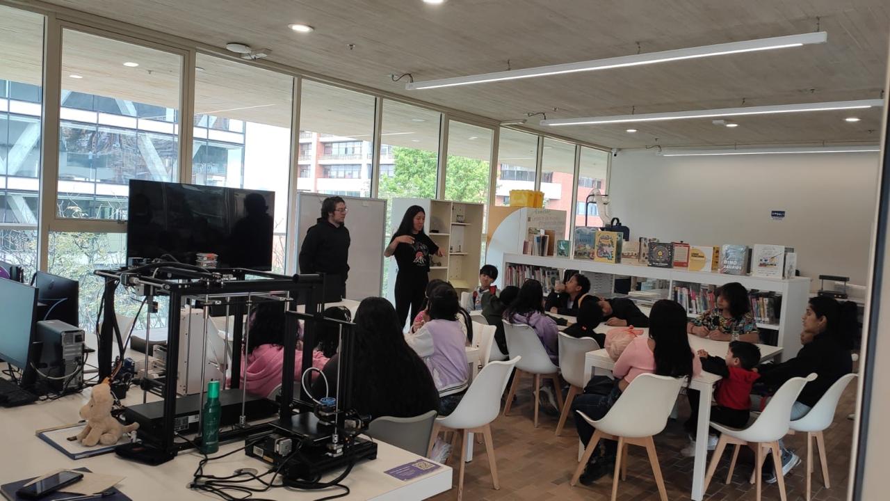 Personas en taller