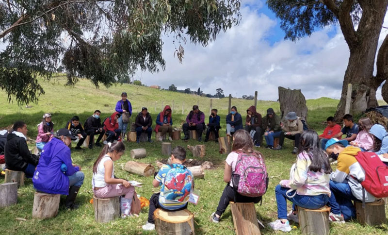 reunión de personas en un parque