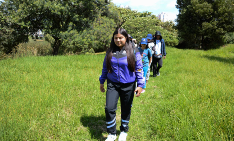 Caminata en el Humedal Tingua Azul