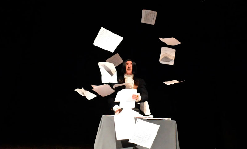 Obra de Teatro Enajenado
