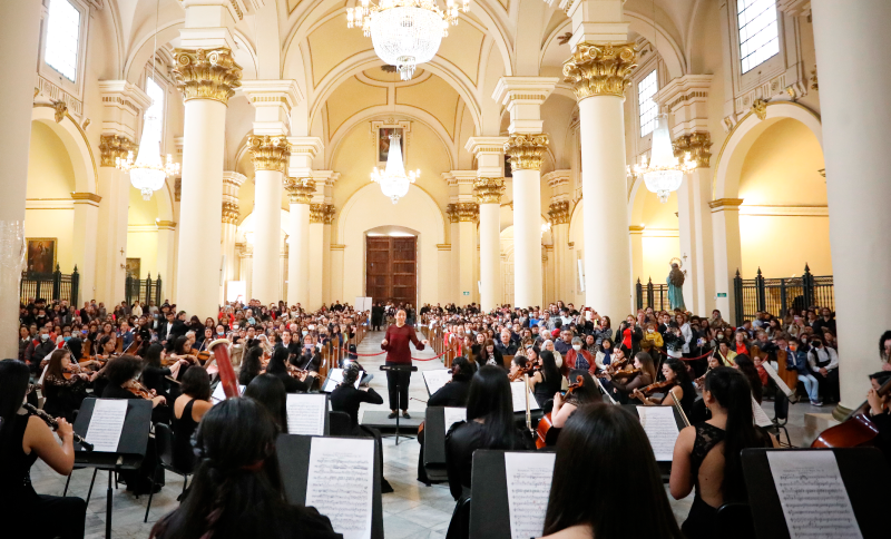 Filarmónica en la Catedral Primada de Colombia