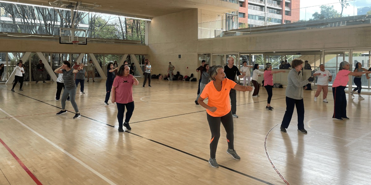 Personas haciendo ejercicio.