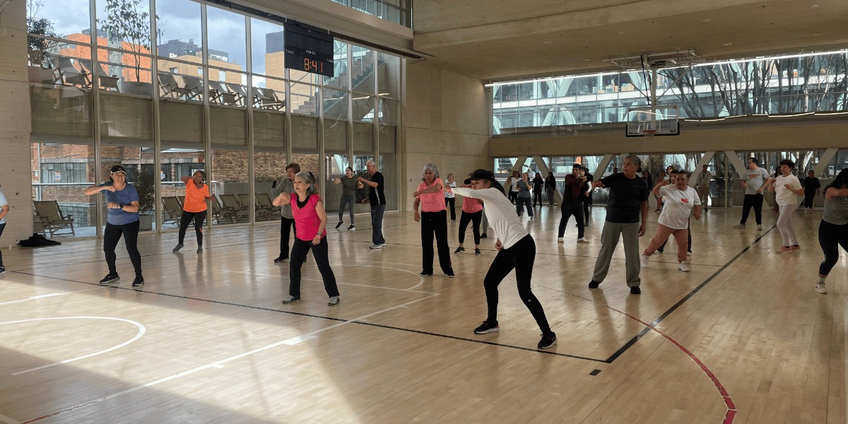 Personas haciendo ejercicio.