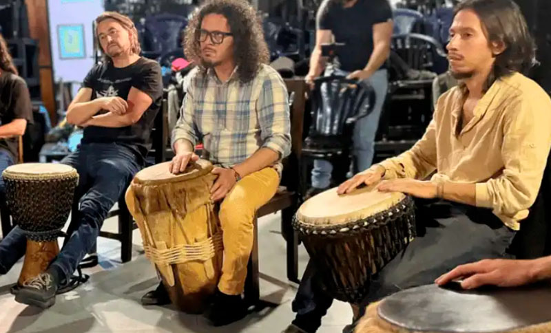 El tambor alegre