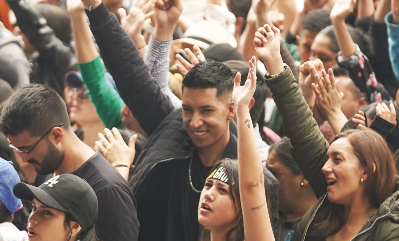 Personas en un concierto