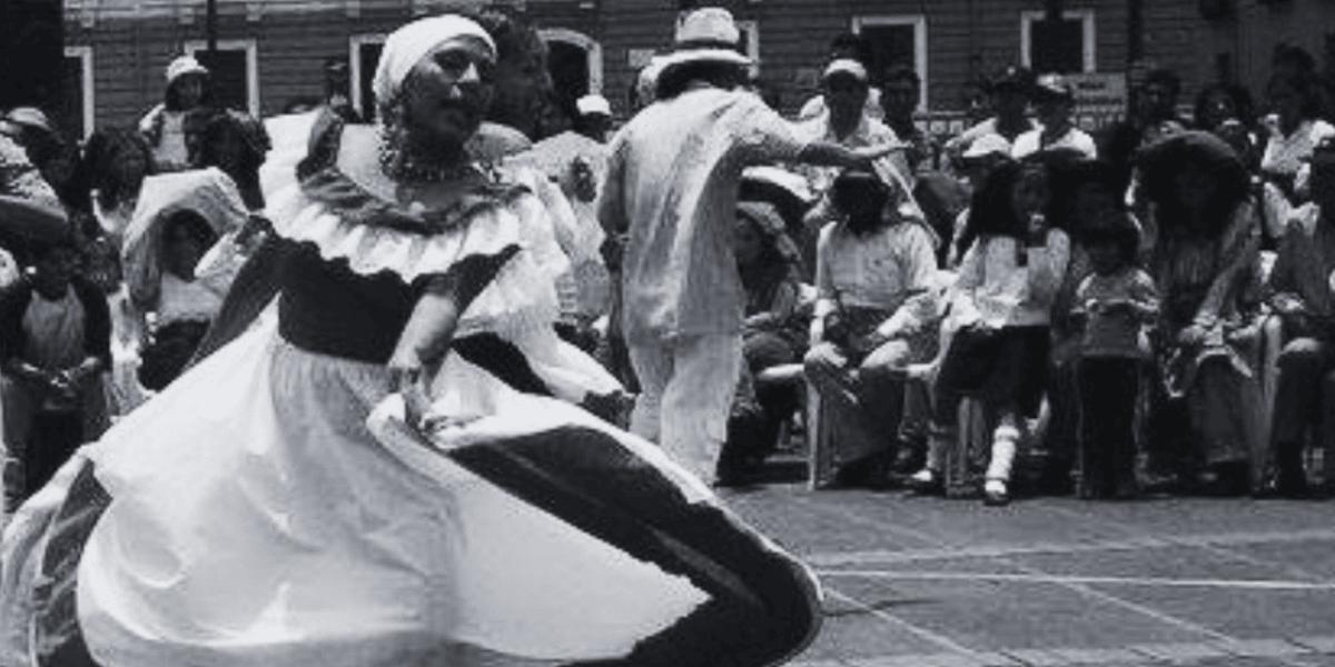 Bailarines folclóricos
