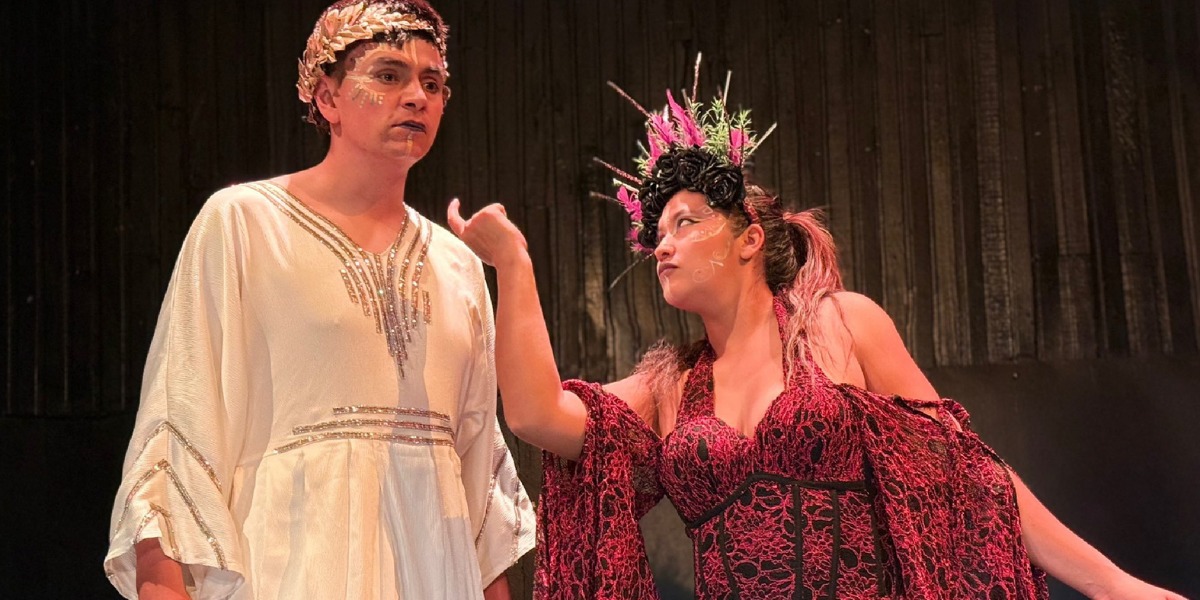 Escena de Loa al divino narciso.