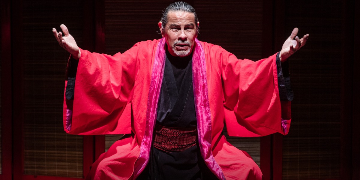 Escena de historias del sol naciente.