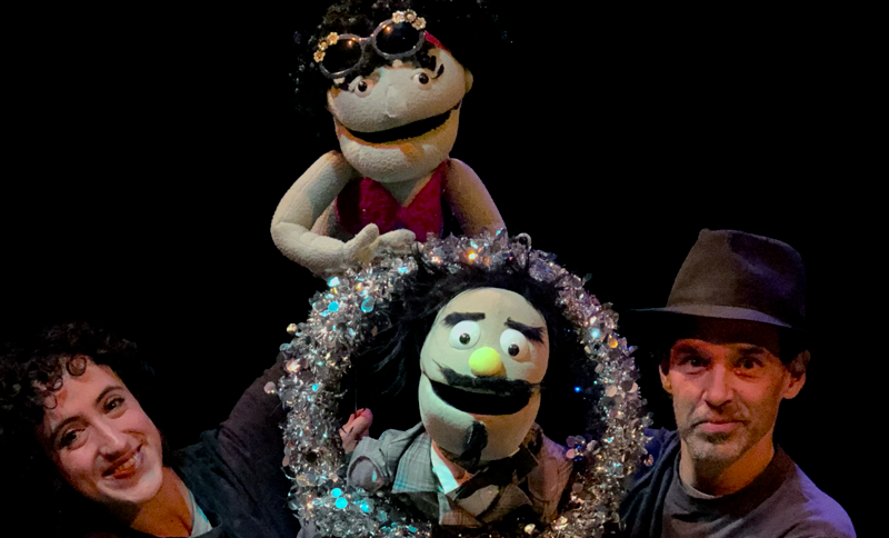 Familia: función de títeres