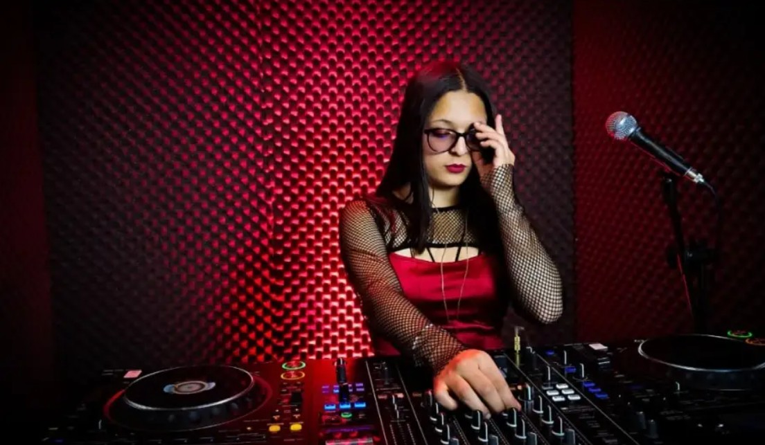 Noches Pilona presenta: DJ Jade