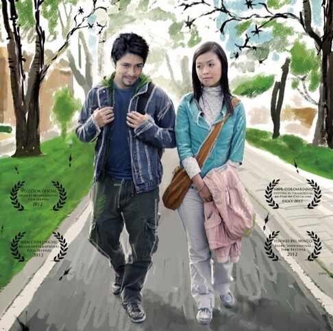 un hombre y mujer caminando