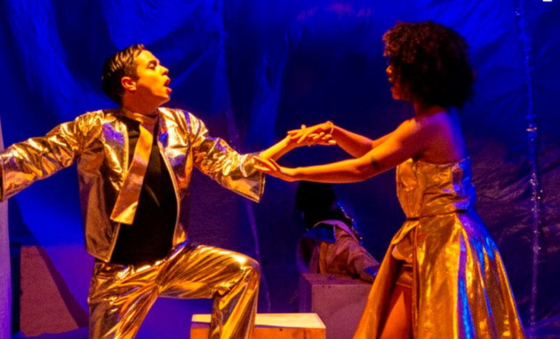 Teatrova presenta: “Té con cucas”