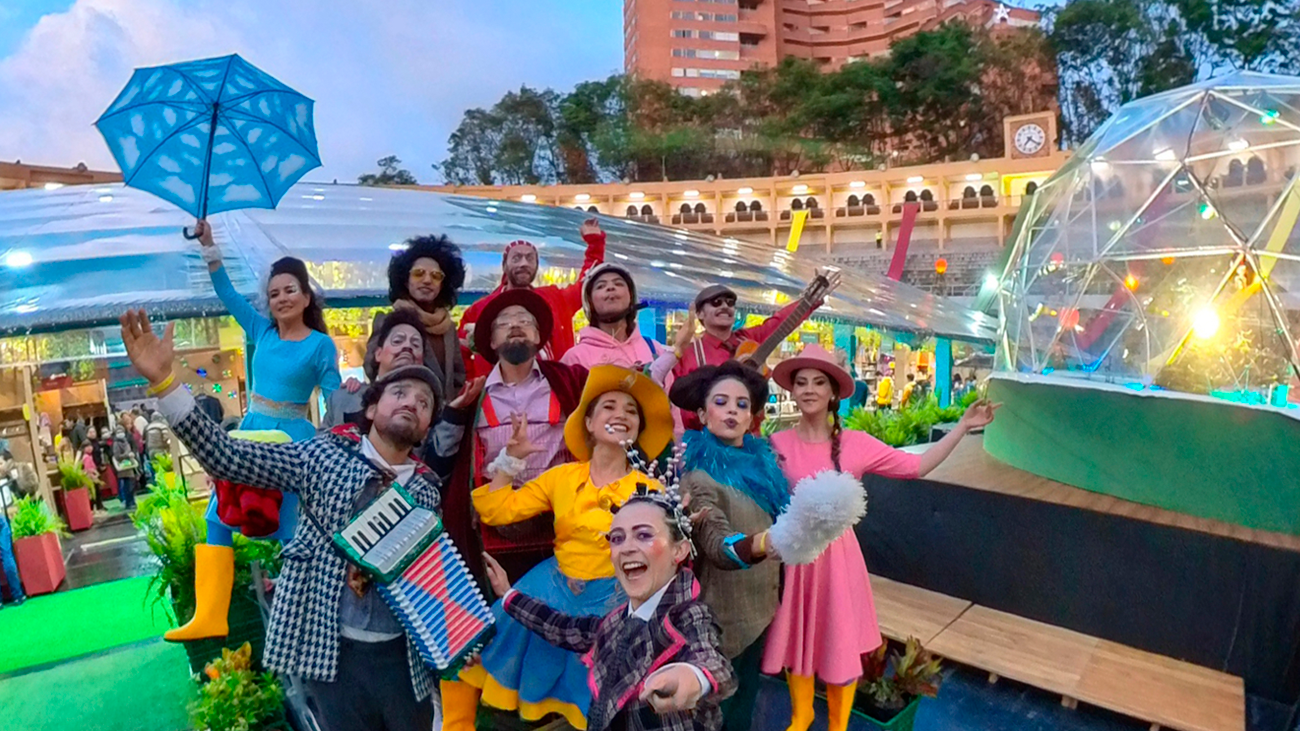 artistas en la Plaza La Santamaría