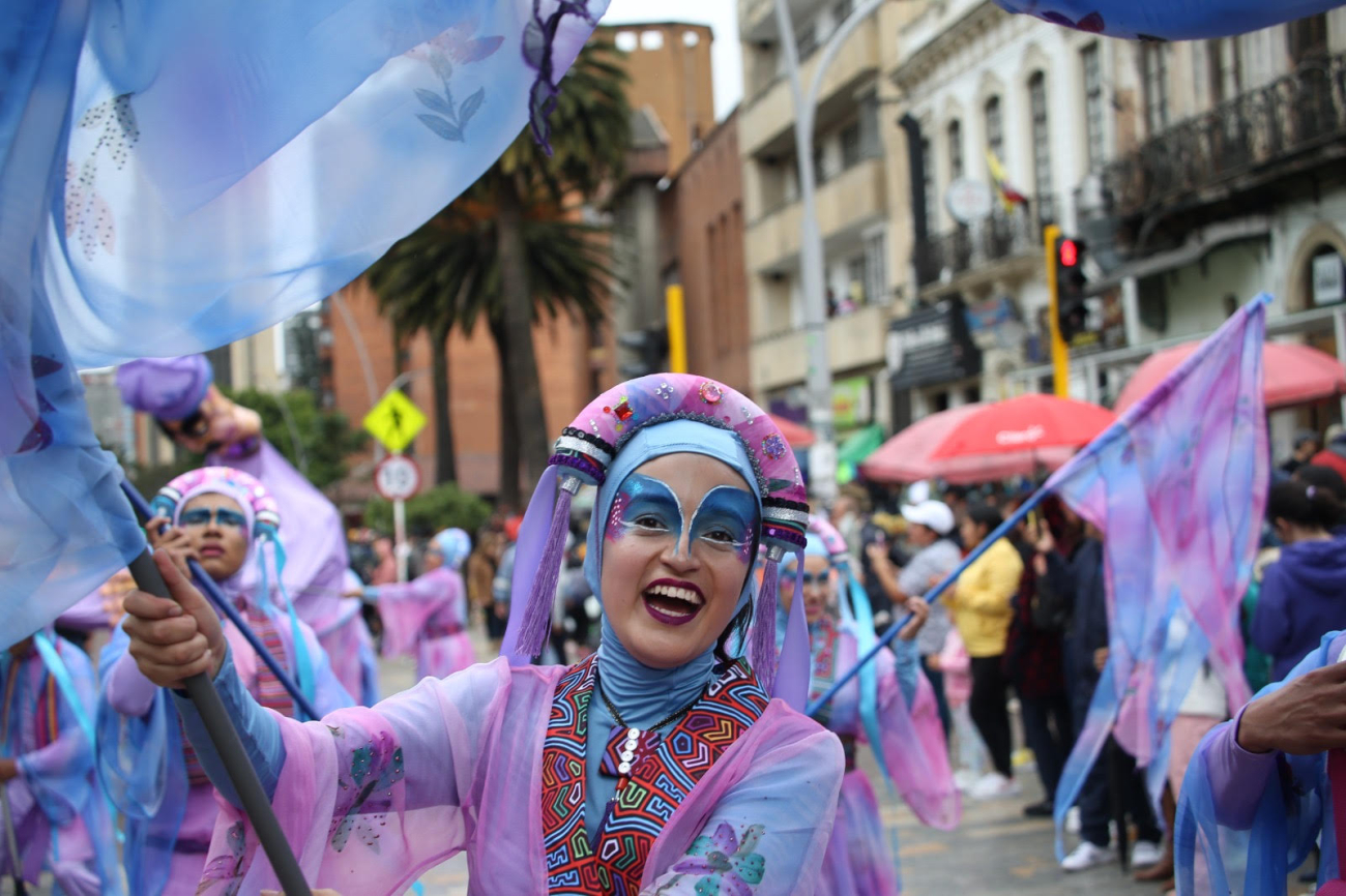 Bogotá Camina la Navidad por la Carrera Séptima con un gran desfile inaugural <!-- Fin: Sí es una imagen con subtítulo definido --><!-- Sí es una imagen con subtítulo definido --> Secretaría de Cultura, Recreación y Deporte