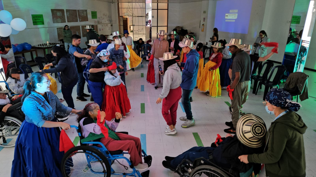  Bogotá avanza en la Formación en habilidades culturales y artísticas para la población con discapacidad 