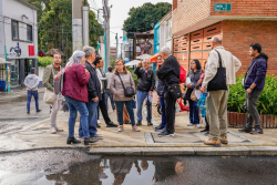 Personas en recorrido patrimonial en Usaquén