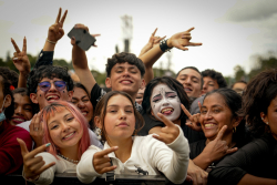 público en concierto