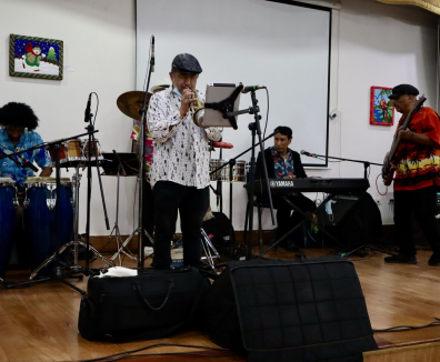 Profesionalización de artistas - Músicos en tarima