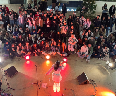 Fotografía de un evento musical en el centro felicidad chapinero