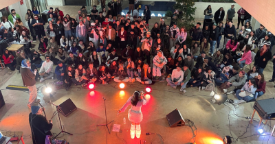Fotografía de un evento musical en el centro felicidad chapinero