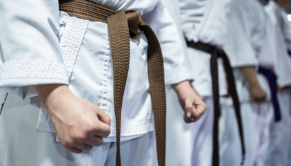 Personas en clase de Karate.