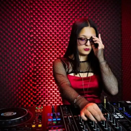 Noches Pilona presenta: DJ Jade