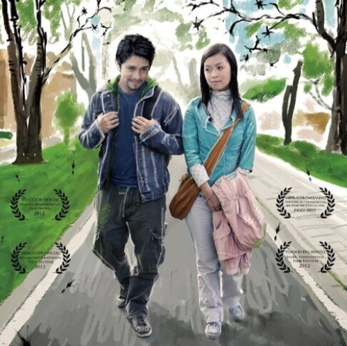 un hombre y mujer caminando