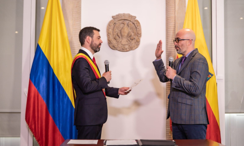 Momento de toma de juramento del nuevo Secretario de Cultura de Bogotá
