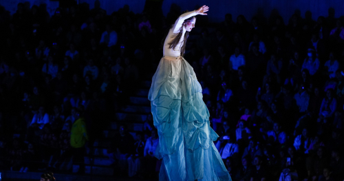bailarina suspendida en el aire