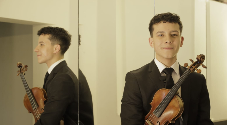 Santiago Ávila, concertino de la Orquesta Filarmónica Prejuvenil