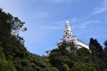 Cerro e iglesia de Monserrate